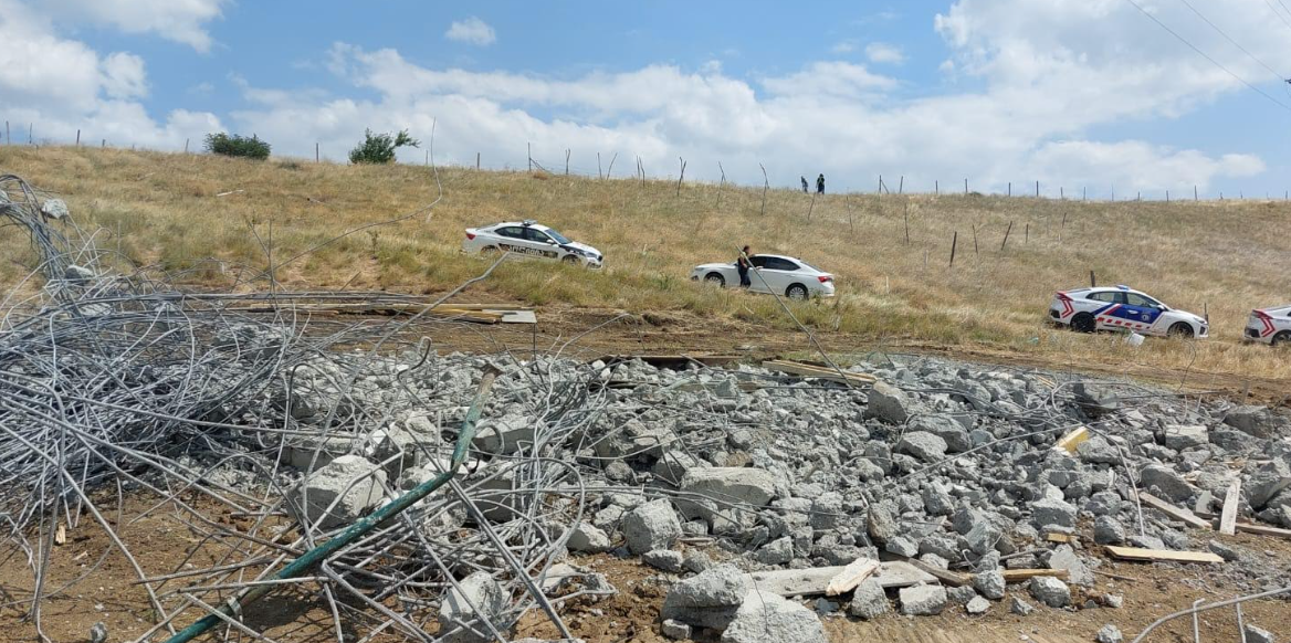 მუნიციპალურმა ინსპექციამ თბილისის ზღვის მიმდებარედ, უკანონოდ აშენებული ნაგებობები დაანგრია