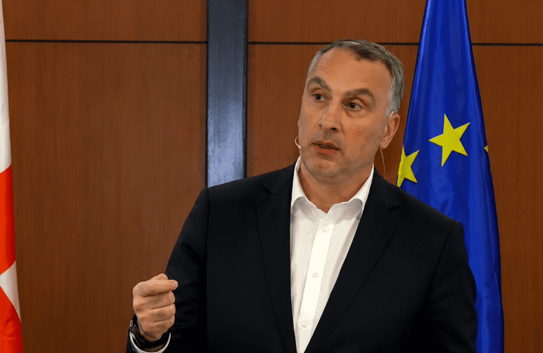 ვიქტორ ყიფიანმა პოლიტიკური პარტია დააფუძნა